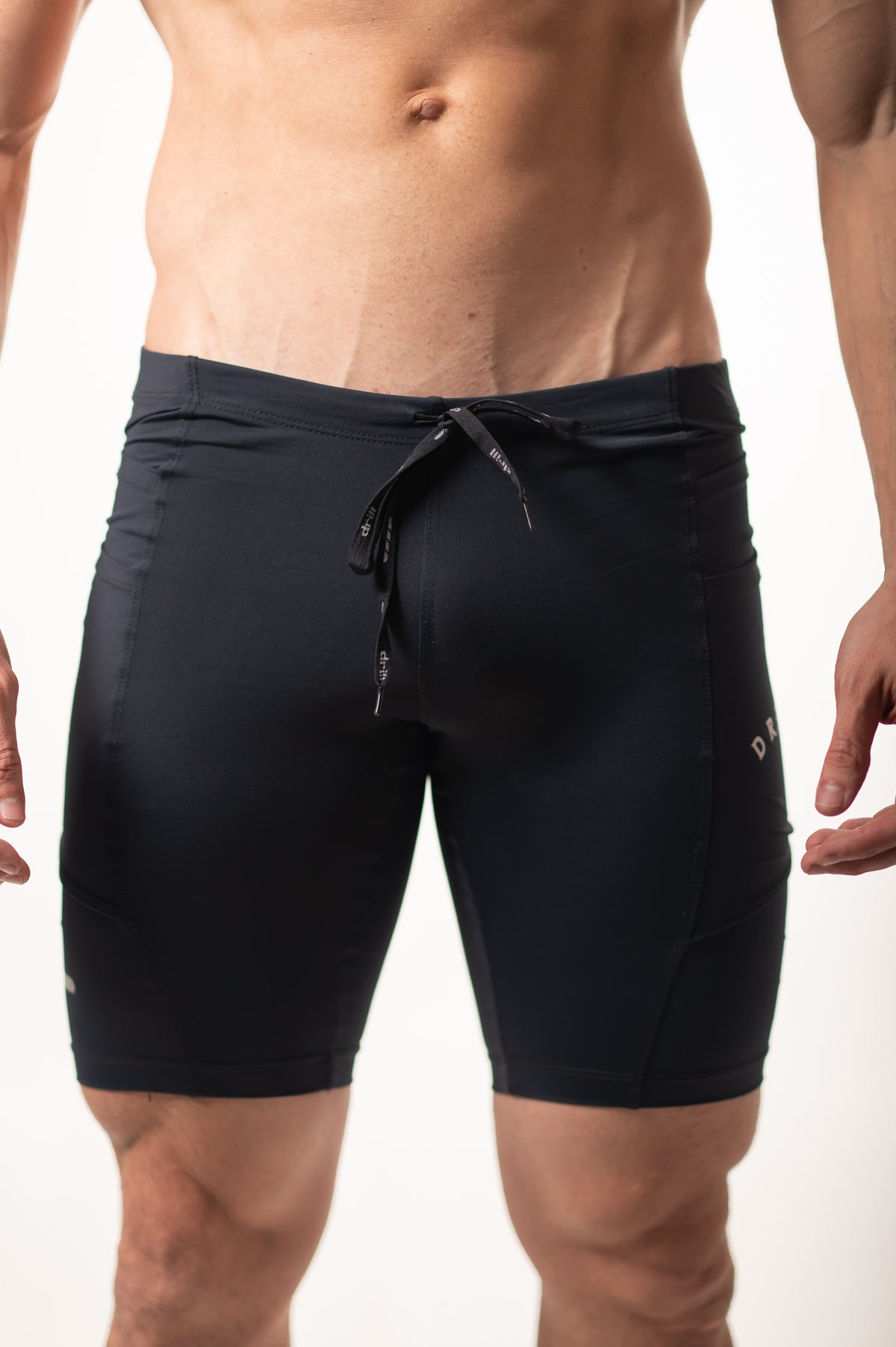 short compression 2.0 resilience black